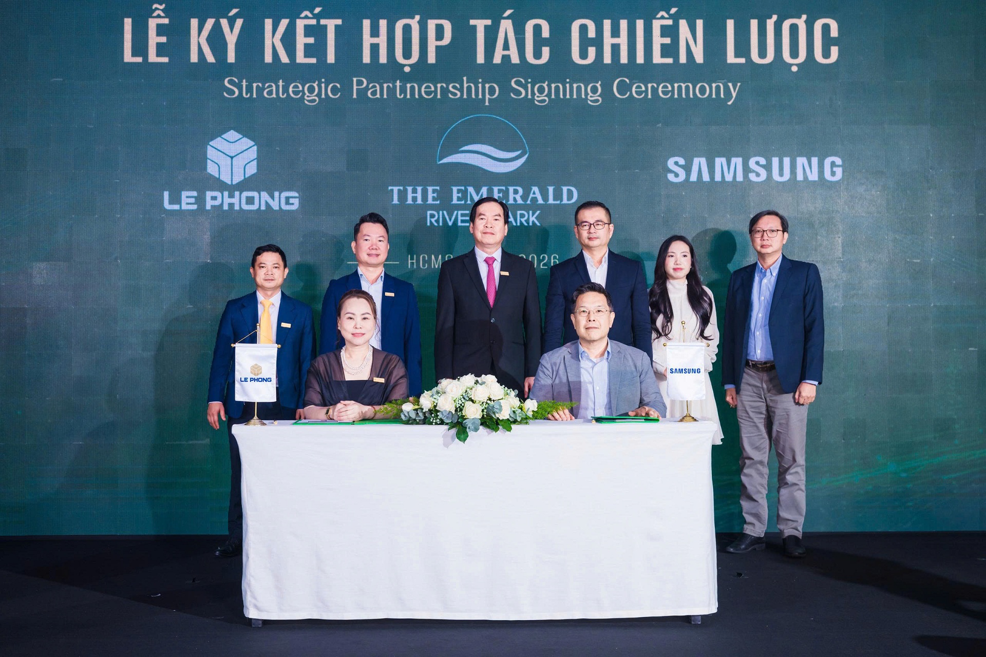 Ký kết Lê Phong cùng Công ty TNHH Samsung Electronics Việt Nam,